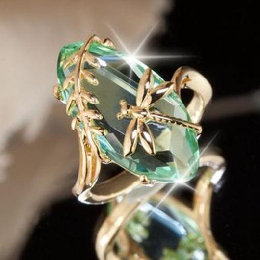 Dragonfly Emerald Birthstone Ring