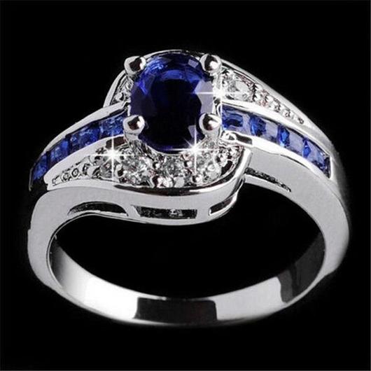 Lithe Sapphire Ring
